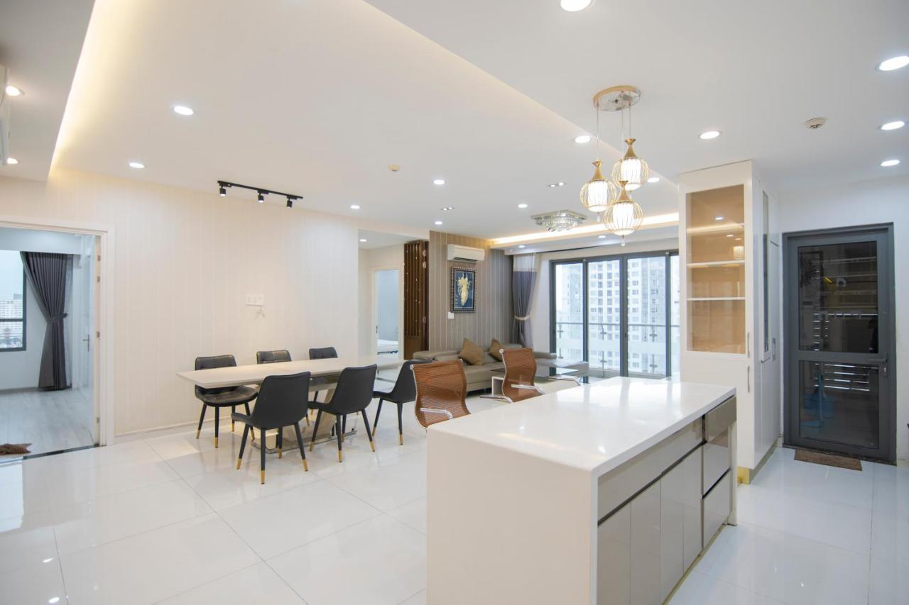 Luxury Gold Apartment 86 -Rooftop Pool Central City Хошимін Екстер'єр фото