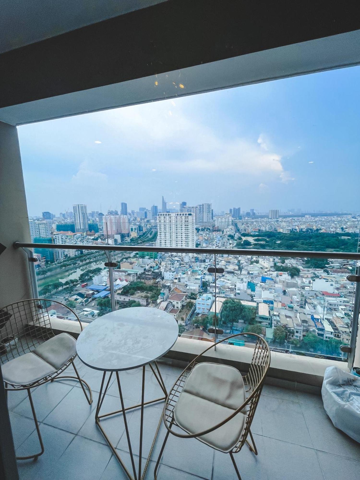 Luxury Gold Apartment 86 -Rooftop Pool Central City Хошимін Екстер'єр фото